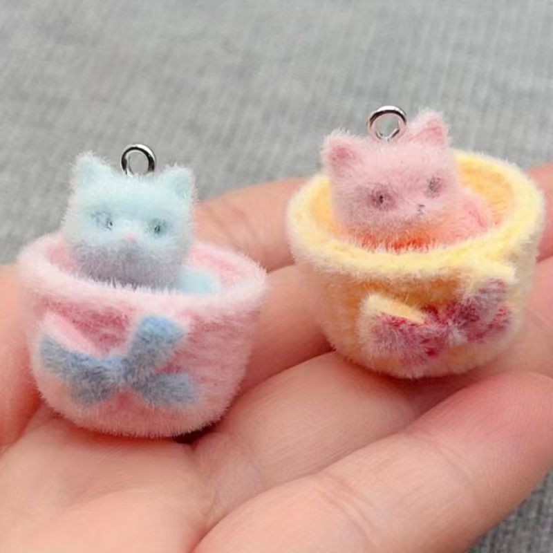 Resin Art Notes - 4pcs 3D plush resin cat pendant,